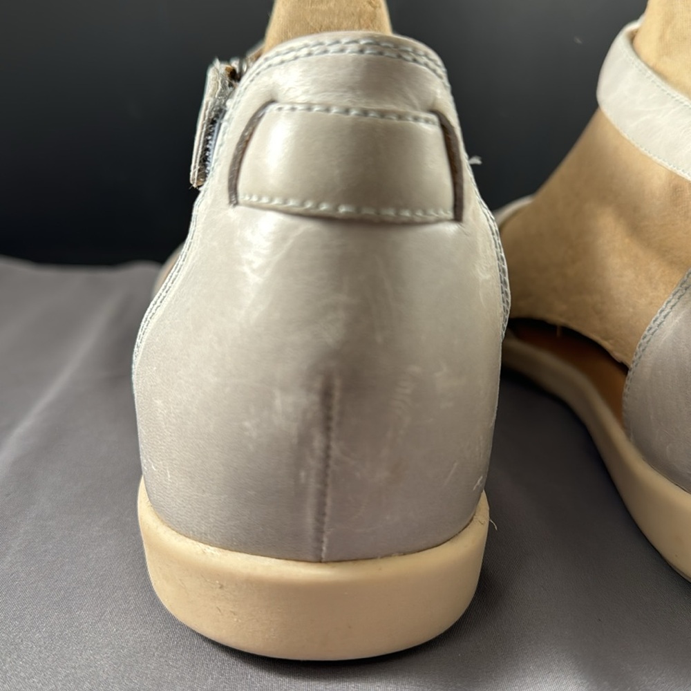 Unstructured by Clarks gray leather beaded ankle sandals - Picture 7 of 8